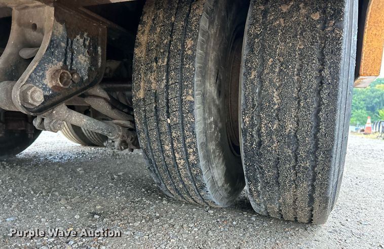 image for item EK3333 1993 Trail King TK100HT-483 drop deck hydraulic tail equipment trailer