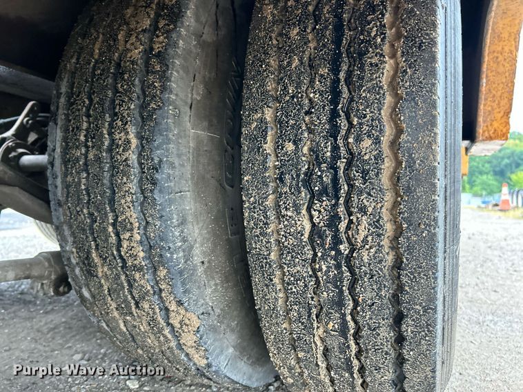 image for item EK3333 1993 Trail King TK100HT-483 drop deck hydraulic tail equipment trailer