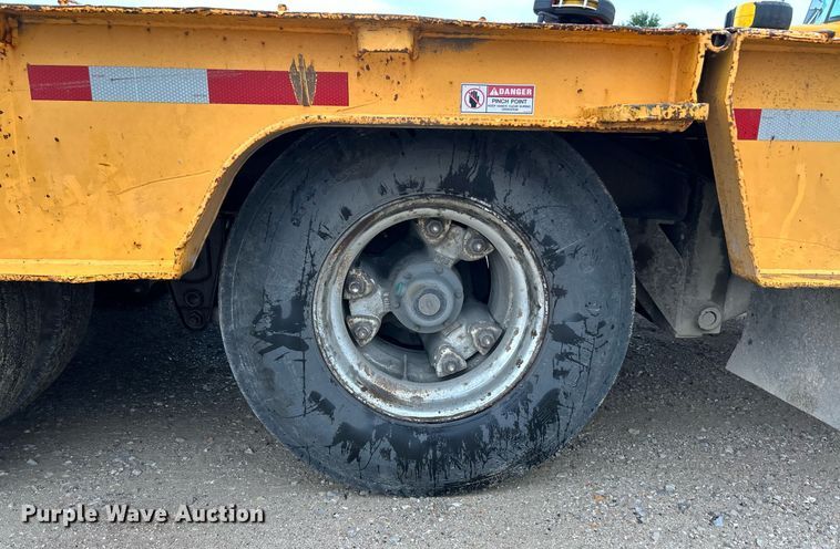 image for item EK3333 1993 Trail King TK100HT-483 drop deck hydraulic tail equipment trailer