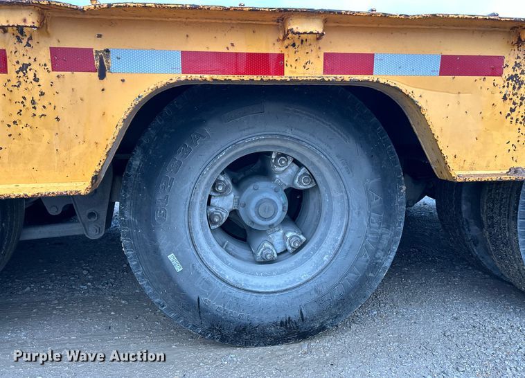 image for item EK3333 1993 Trail King TK100HT-483 drop deck hydraulic tail equipment trailer