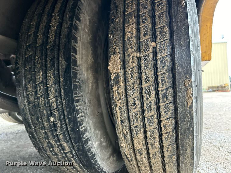 image for item EK3333 1993 Trail King TK100HT-483 drop deck hydraulic tail equipment trailer