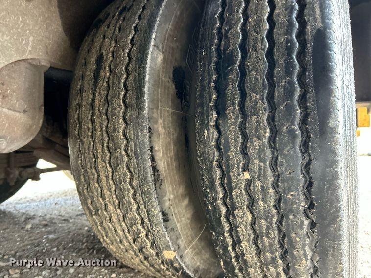 image for item EK3333 1993 Trail King TK100HT-483 drop deck hydraulic tail equipment trailer