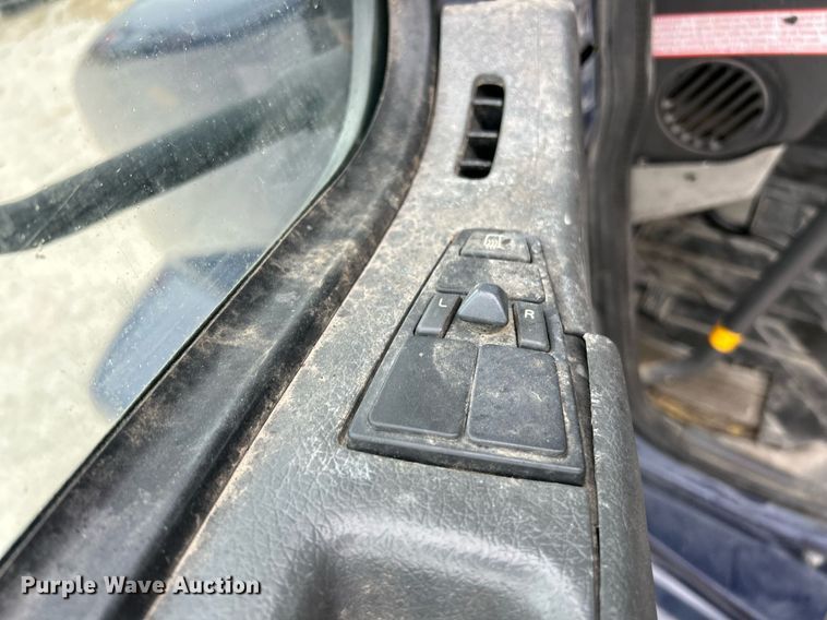 image for item EK3336 2005 Volvo  VNM semi truck