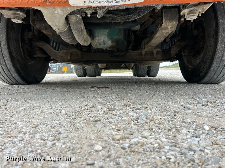 image for item EK3336 2005 Volvo  VNM semi truck