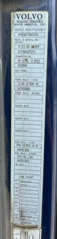 image for item EK3336 2005 Volvo  VNM semi truck