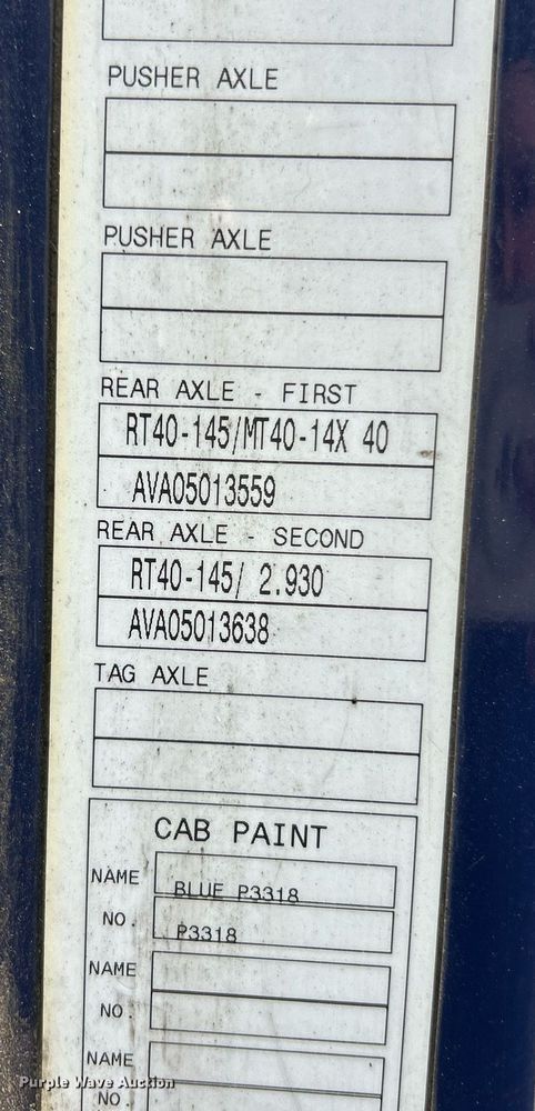 image for item EK3336 2005 Volvo  VNM semi truck