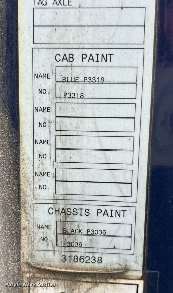 image for item EK3336 2005 Volvo  VNM semi truck