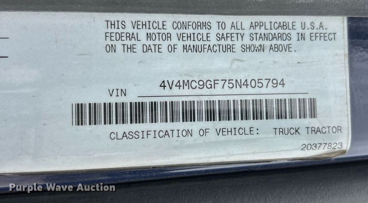 image for item EK3336 2005 Volvo  VNM semi truck