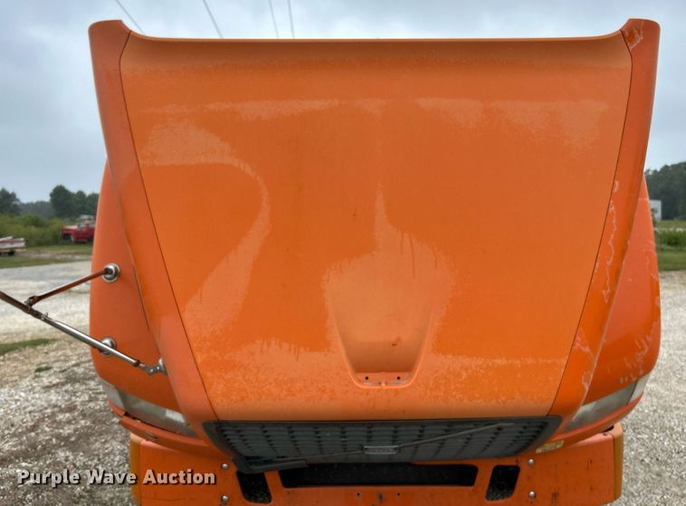 image for item EK3341 2008 Volvo VNM semi truck