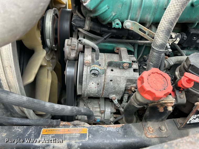 image for item EK3341 2008 Volvo VNM semi truck