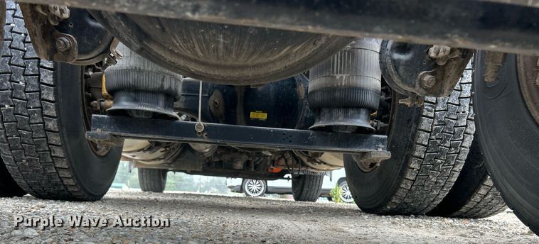 image for item EK3341 2008 Volvo VNM semi truck