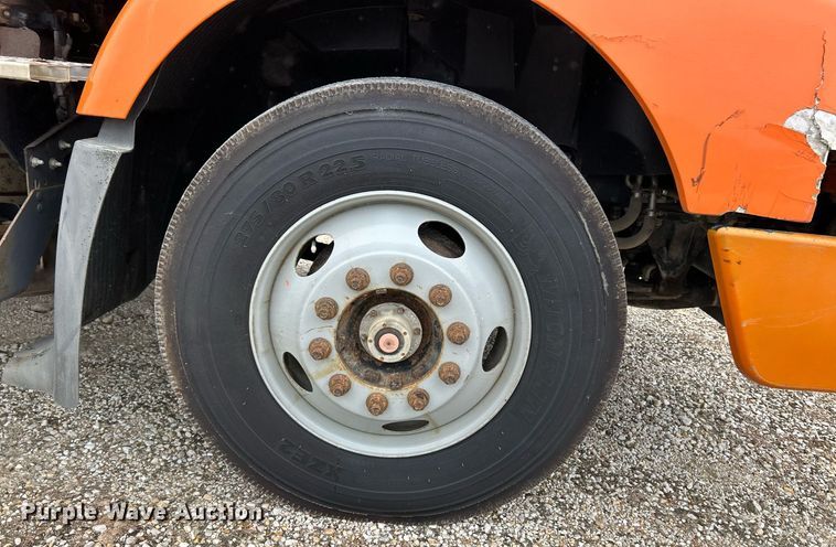 image for item EK3341 2008 Volvo VNM semi truck