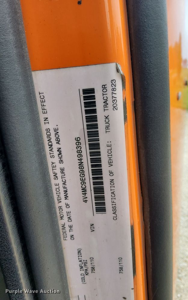 image for item EK3341 2008 Volvo VNM semi truck