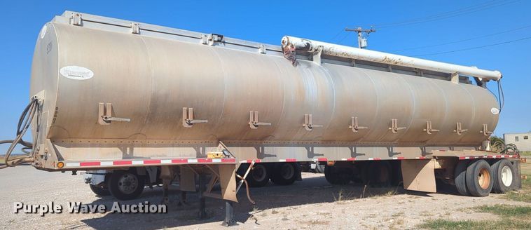 image for item EQ2145 2008 Pinson feed delivery trailer