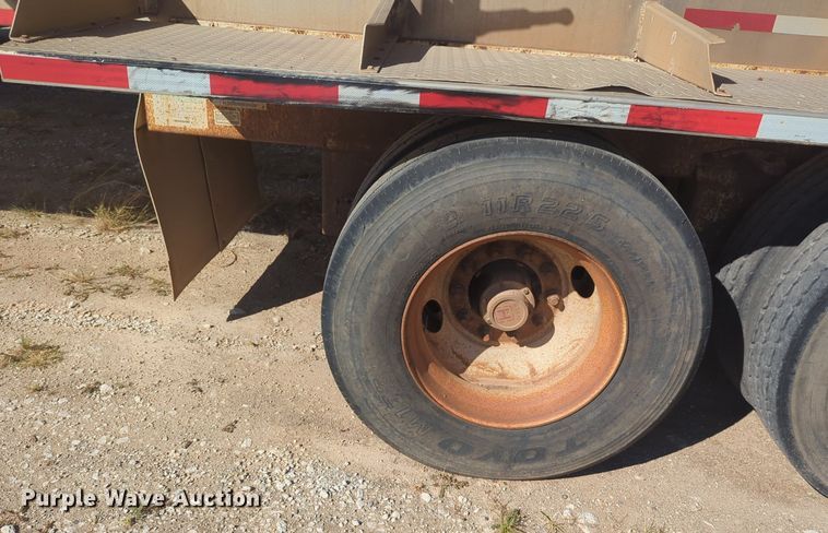 image for item EQ2145 2008 Pinson feed delivery trailer