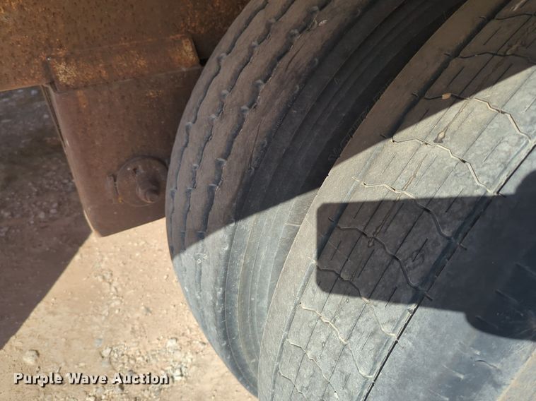 image for item EQ2145 2008 Pinson feed delivery trailer