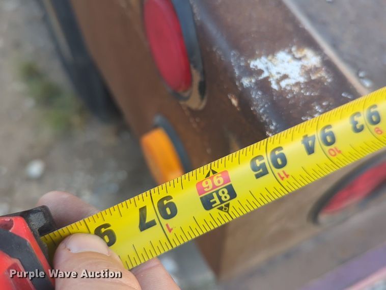 image for item EQ2146 2006 Pinson feed delivery trailer