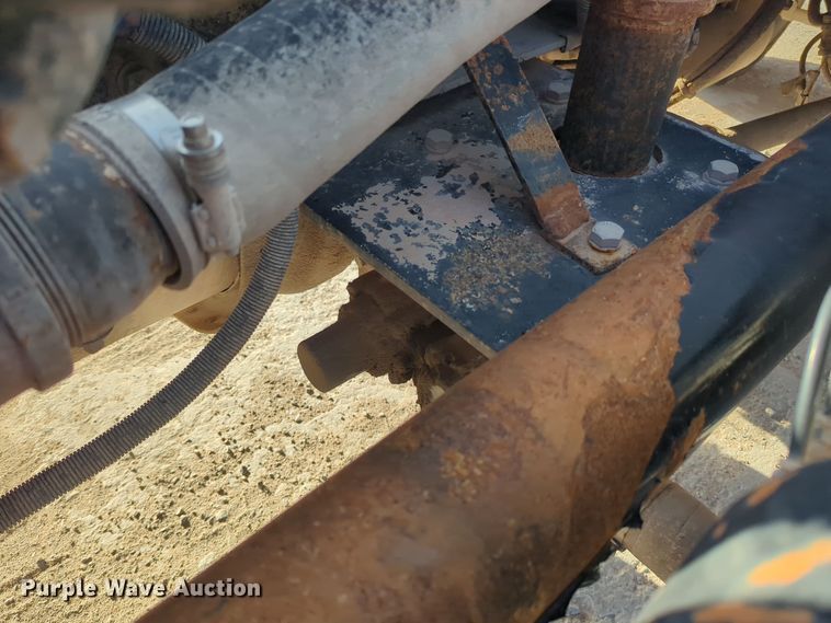 image for item EQ2257 2016 Kenworth T880 semi truck