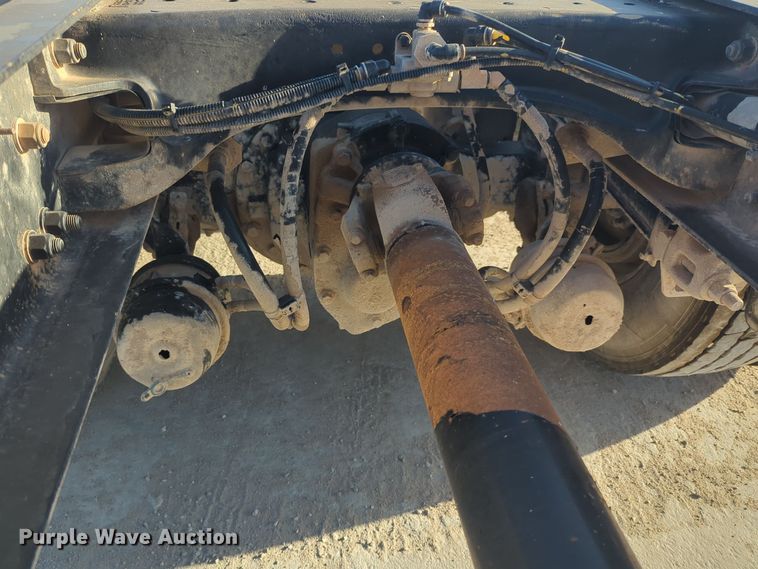 image for item EQ2261 2016 Kenworth  T880 semi truck