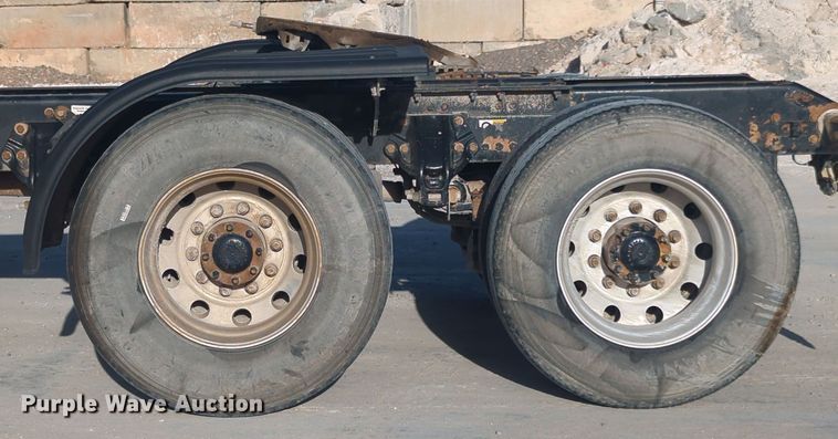 image for item EQ2261 2016 Kenworth  T880 semi truck