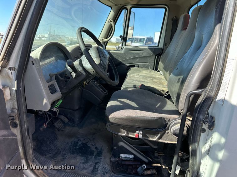 image for item ER8007 2009 International DuraStar 4300 feed mixer truck