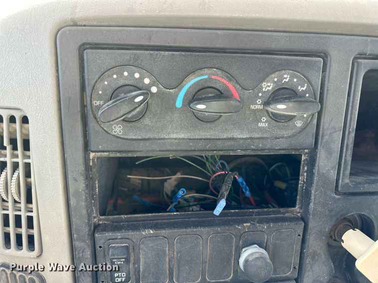 image for item ER8007 2009 International DuraStar 4300 feed mixer truck