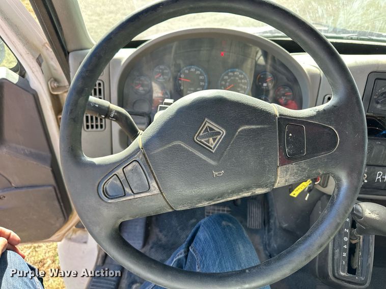 image for item ER8007 2009 International DuraStar 4300 feed mixer truck