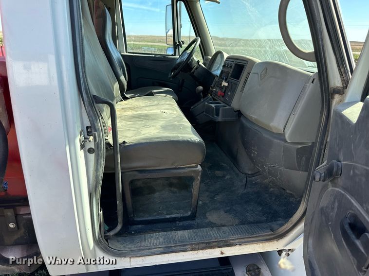 image for item ER8007 2009 International DuraStar 4300 feed mixer truck