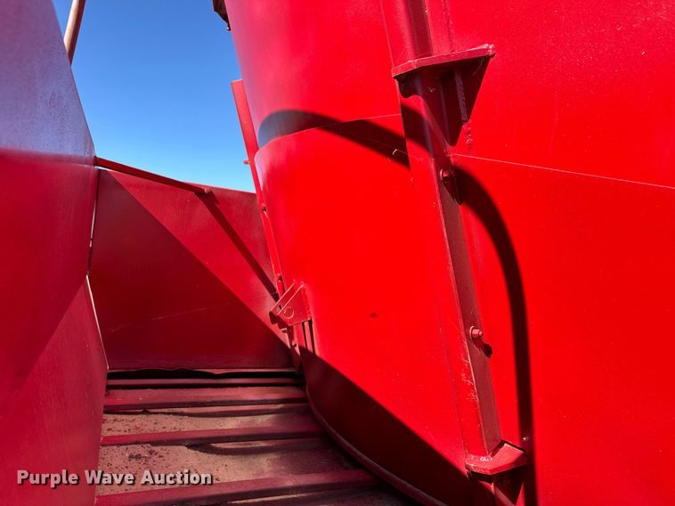 image for item ER8007 2009 International DuraStar 4300 feed mixer truck