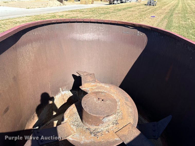 image for item ER8007 2009 International DuraStar 4300 feed mixer truck