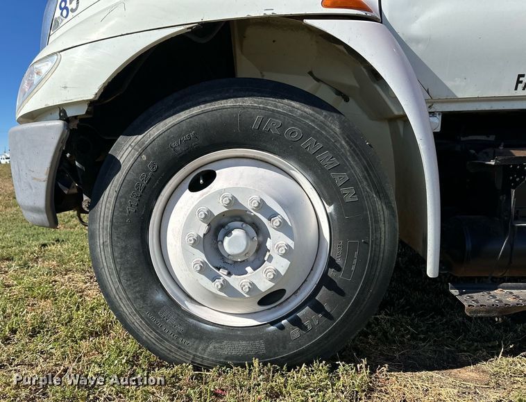 image for item ER8007 2009 International DuraStar 4300 feed mixer truck