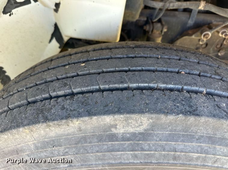 image for item ER8007 2009 International DuraStar 4300 feed mixer truck