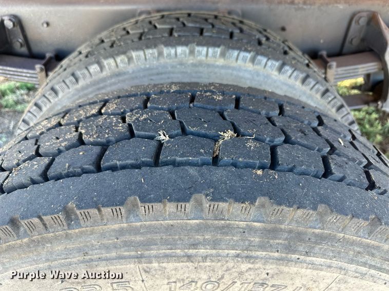 image for item ER8007 2009 International DuraStar 4300 feed mixer truck