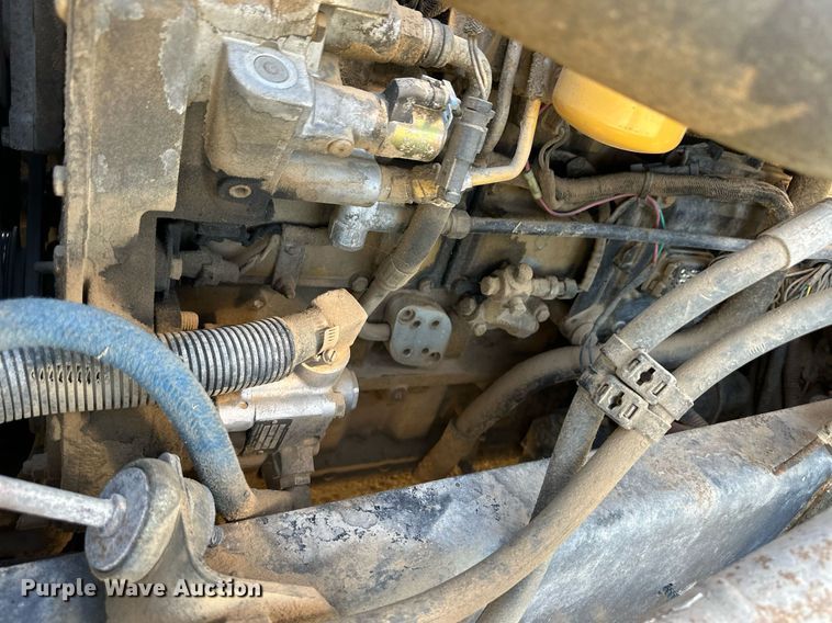 image for item ER8008 2001 Freightliner flatbed truck