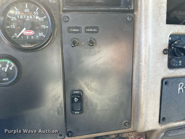 image for item ER8009 2008 Peterbilt 325 flatbed truck