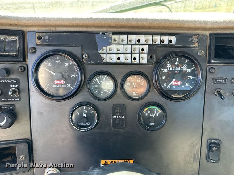 image for item ER8009 2008 Peterbilt 325 flatbed truck