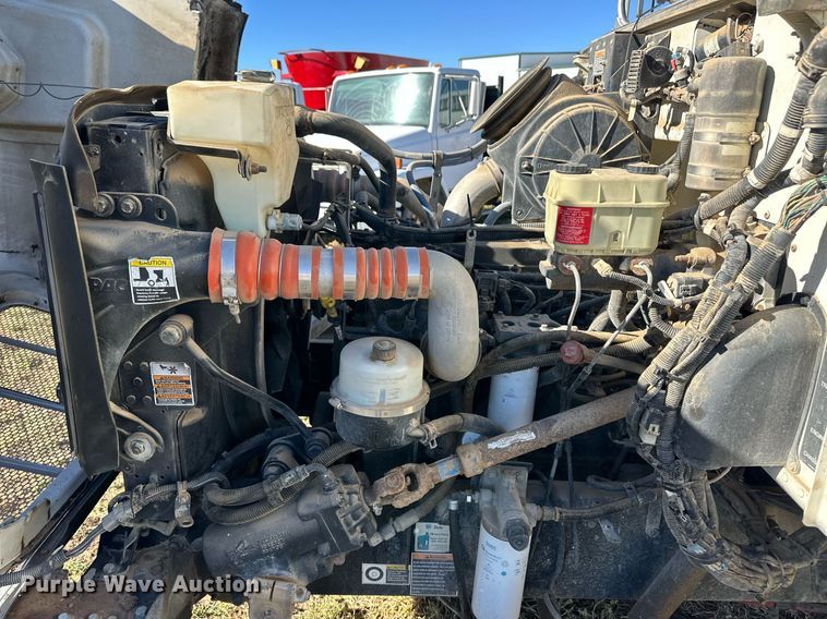 image for item ER8009 2008 Peterbilt 325 flatbed truck