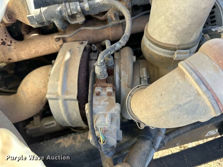 image for item ER8009 2008 Peterbilt 325 flatbed truck