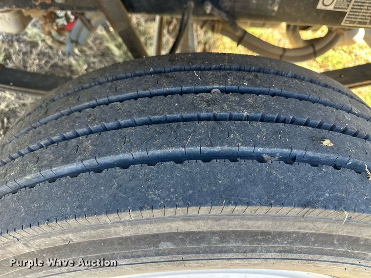 image for item ER8009 2008 Peterbilt 325 flatbed truck