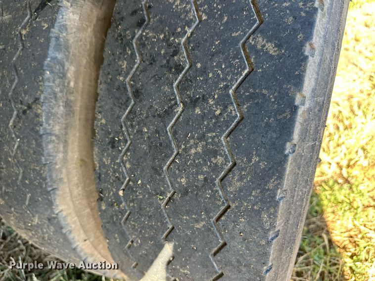 image for item ER8009 2008 Peterbilt 325 flatbed truck