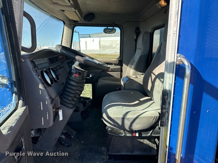 image for item ER8010 2009 Kenworth T270 flatbed truck