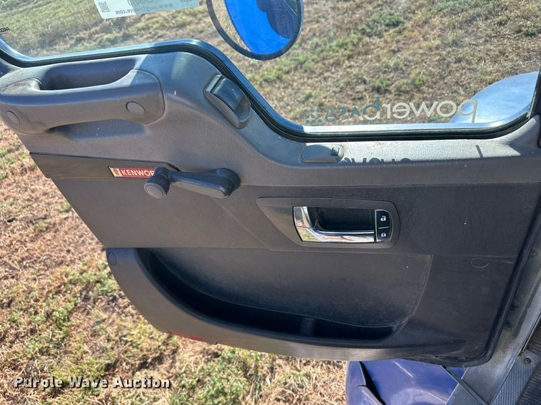 image for item ER8010 2009 Kenworth T270 flatbed truck