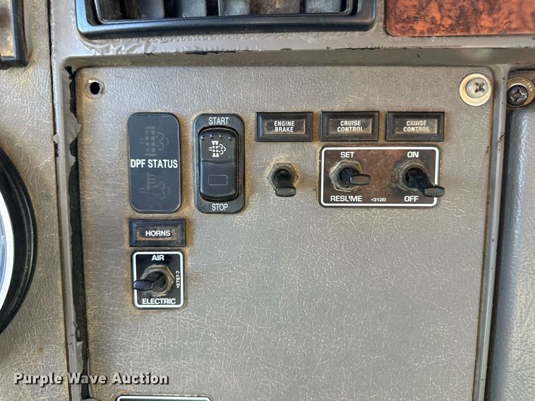 image for item ER8010 2009 Kenworth T270 flatbed truck