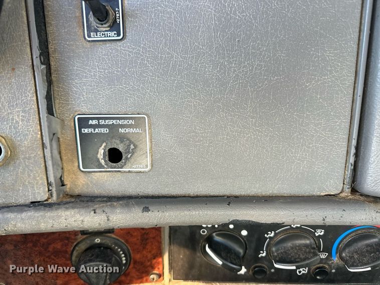 image for item ER8010 2009 Kenworth T270 flatbed truck