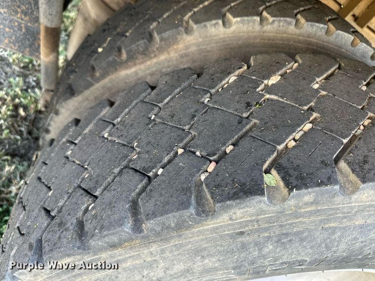 image for item ER8010 2009 Kenworth T270 flatbed truck