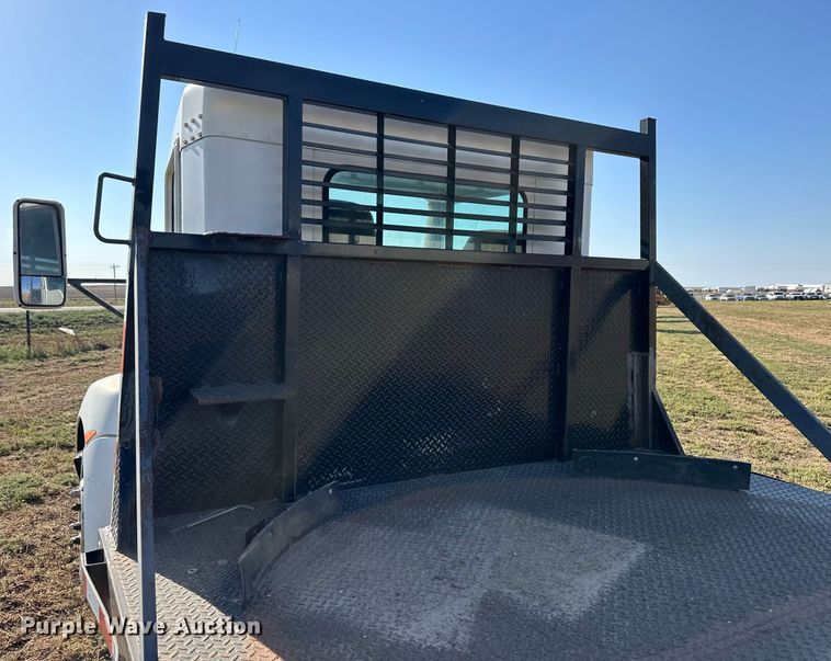 image for item ER8025 2009 Kenworth T370 flatbed truck