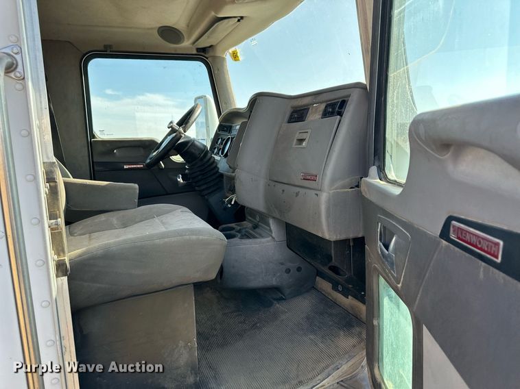 image for item ER8025 2009 Kenworth T370 flatbed truck