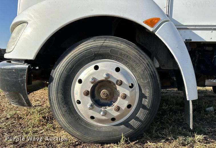 image for item ER8025 2009 Kenworth T370 flatbed truck