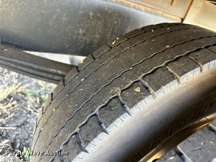 image for item ER8025 2009 Kenworth T370 flatbed truck