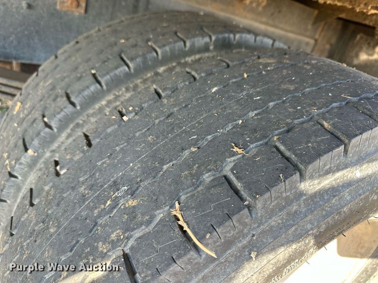 image for item ER8025 2009 Kenworth T370 flatbed truck